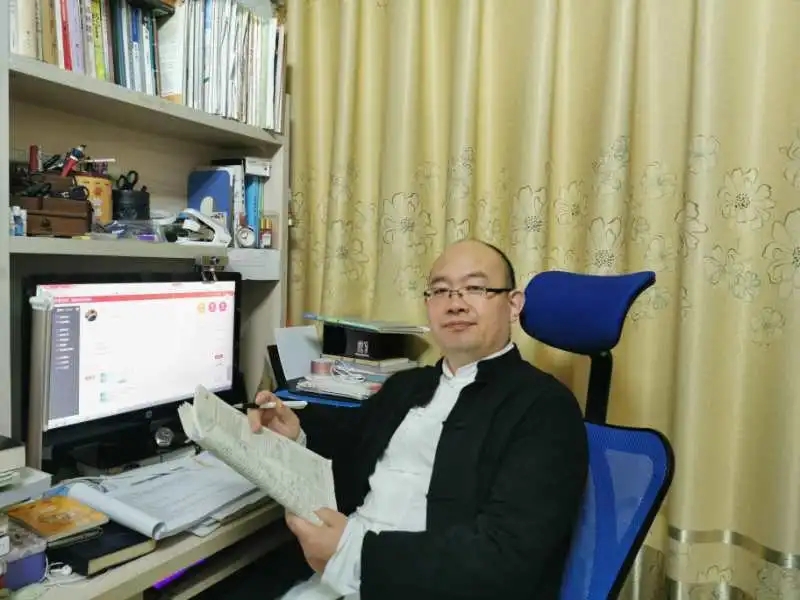 (图 中文系校友时长江)