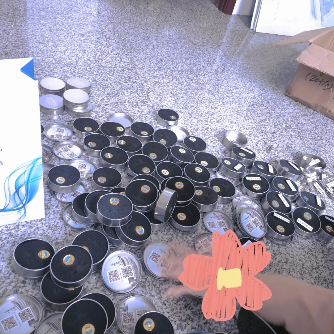图 协会成员参与校庆工作剪影