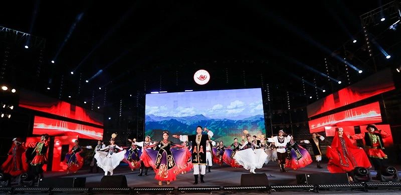 图 新疆舞《欢乐地跳吧》
